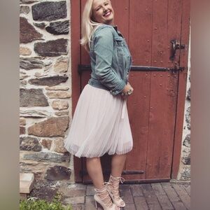 Elegant Cream Pleated Skirt